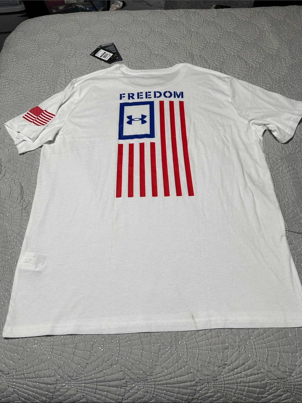 Under Armour Men’s White Short-Sleeve Freedom Graphic Tee, NWT’s, Size 2X